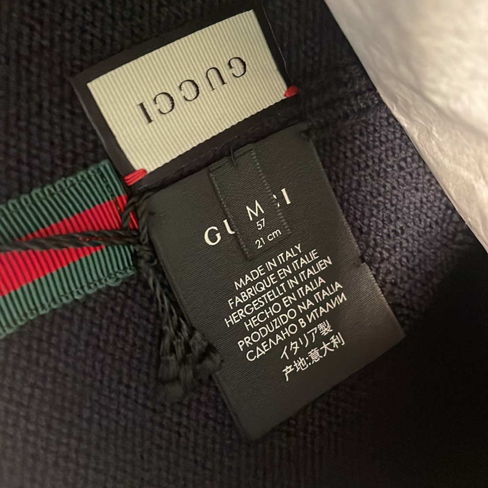 GUCCI LOVED Navy Wool Beanie - Picture 11 of 11